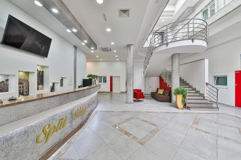 Split City Rooms - фото