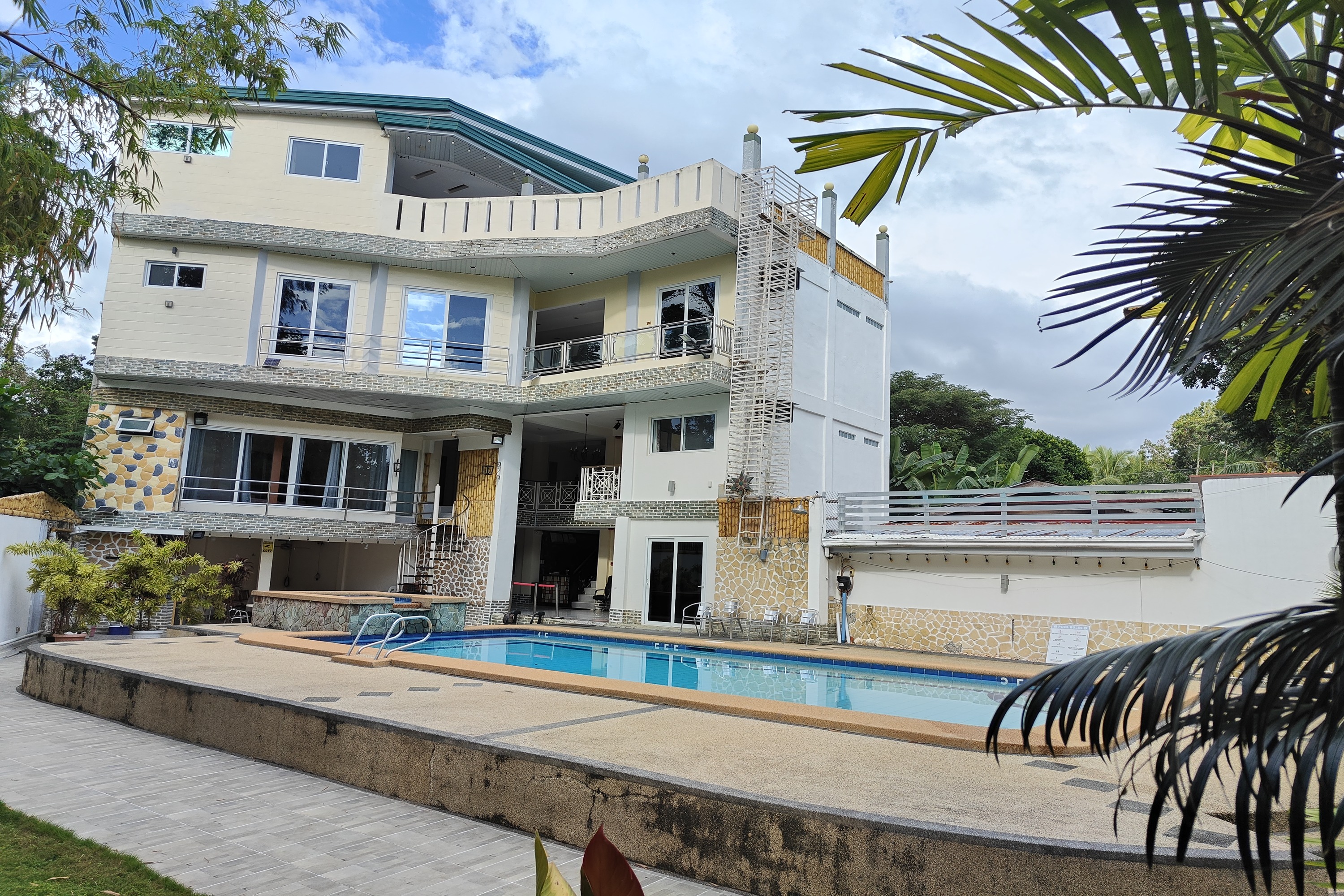 Elicon Suites Resort Bohol near City Center
