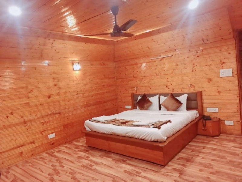 Hotel Silverine Srinagar