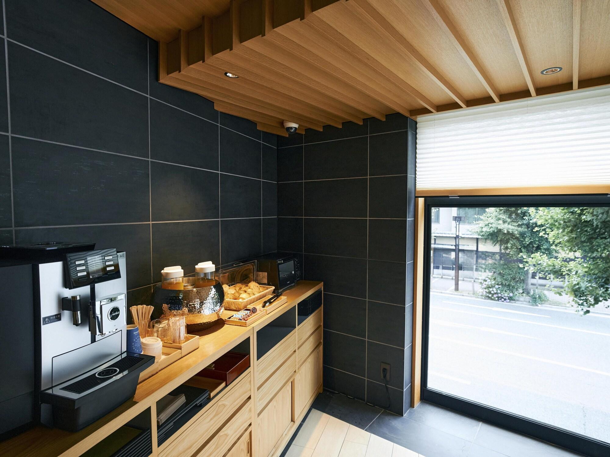 Hotel Traveltine Kyoto Kiyamachi by null