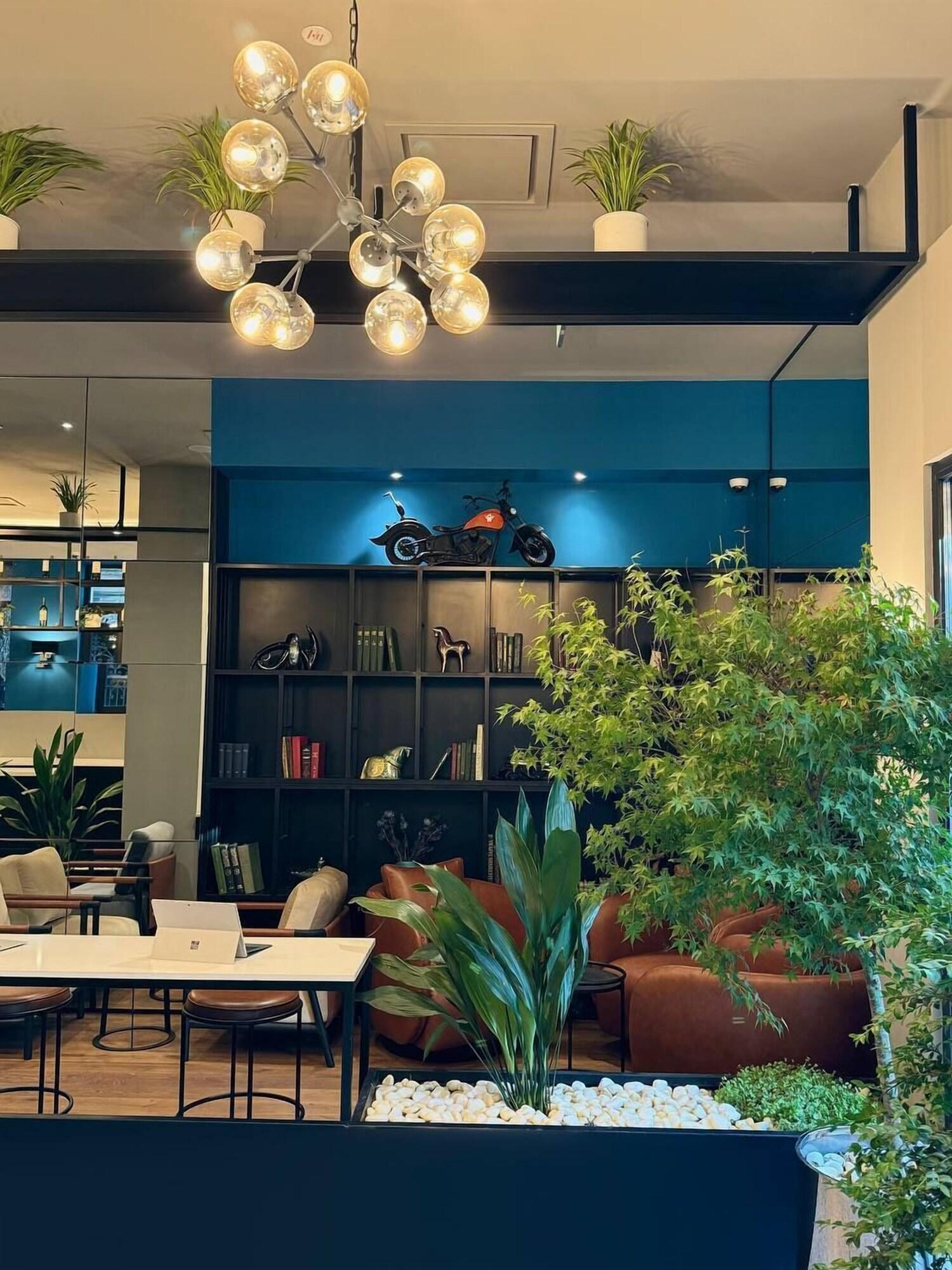 Tbilisi Edition - Design Hotel