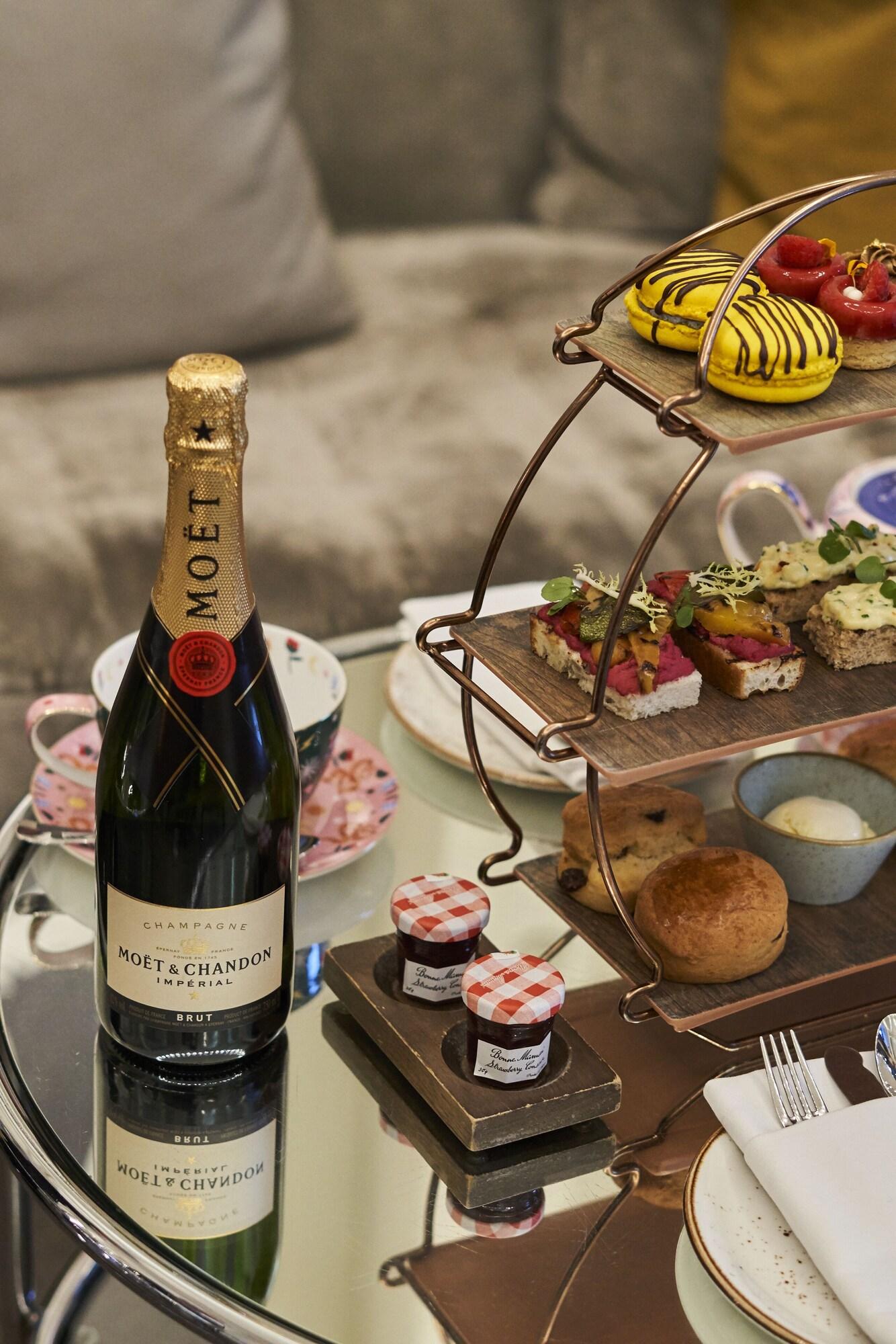 Andaz London Liverpool Street, by Hyatt by null