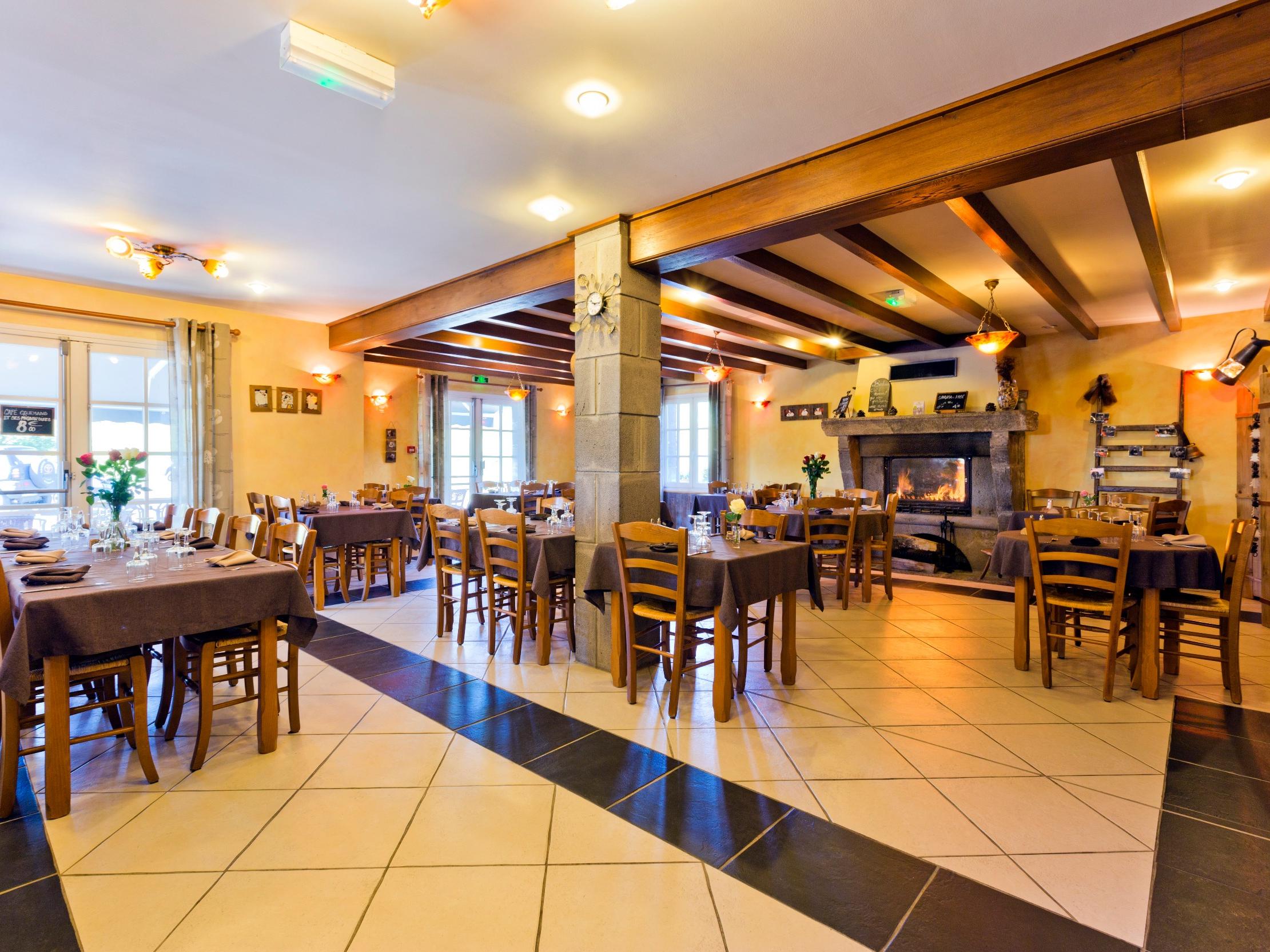 Logis Hotel L'auberge Du Bougnat