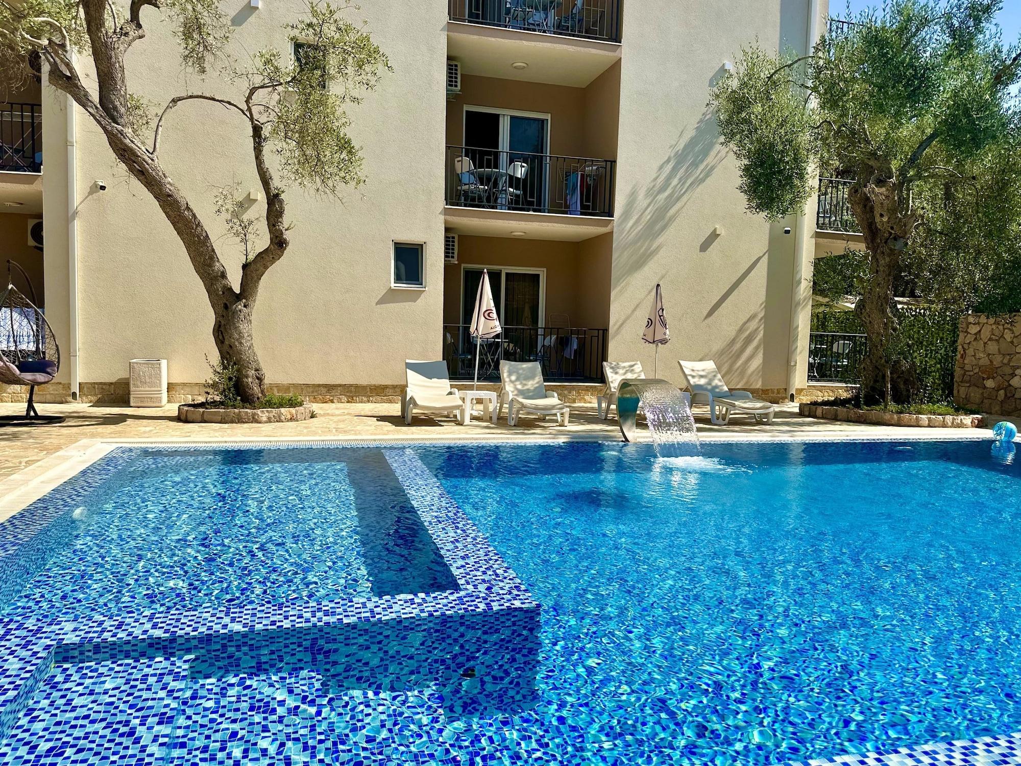 Akhdar Apartments