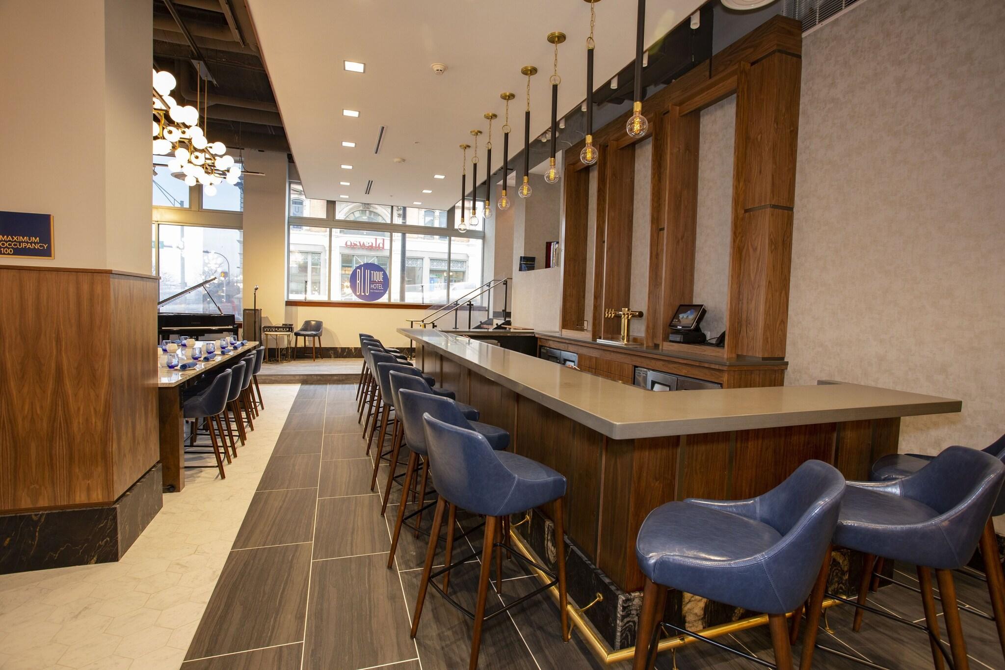 Blu-tique, Akron, A Tribute Portfolio Hotel