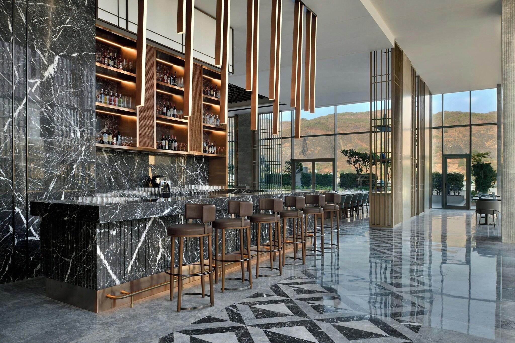 Bar 5, Le Méridien Navi Mumbai, Thane