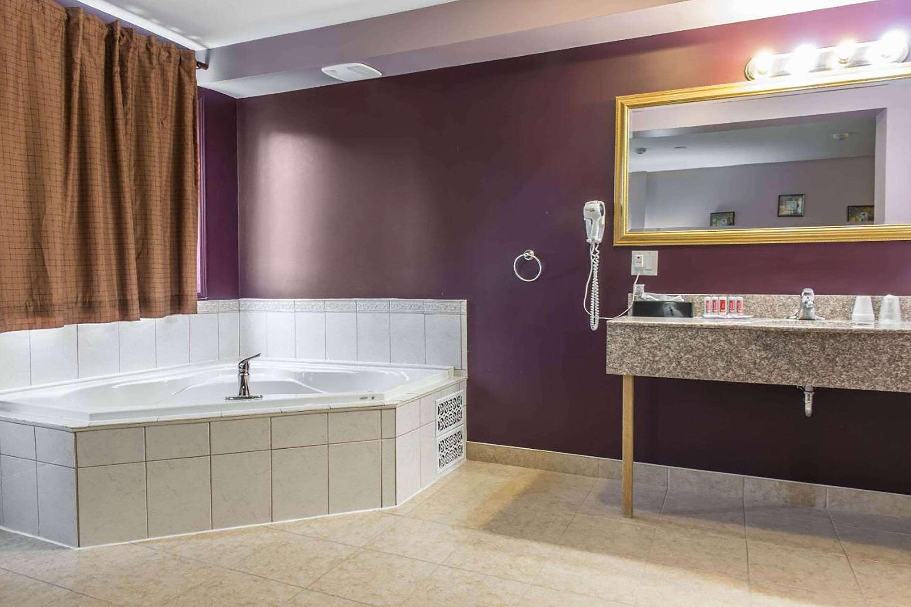 Super 8 by Wyndham Pembroke