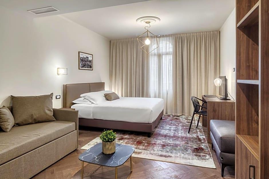 Porta Altinia Suites