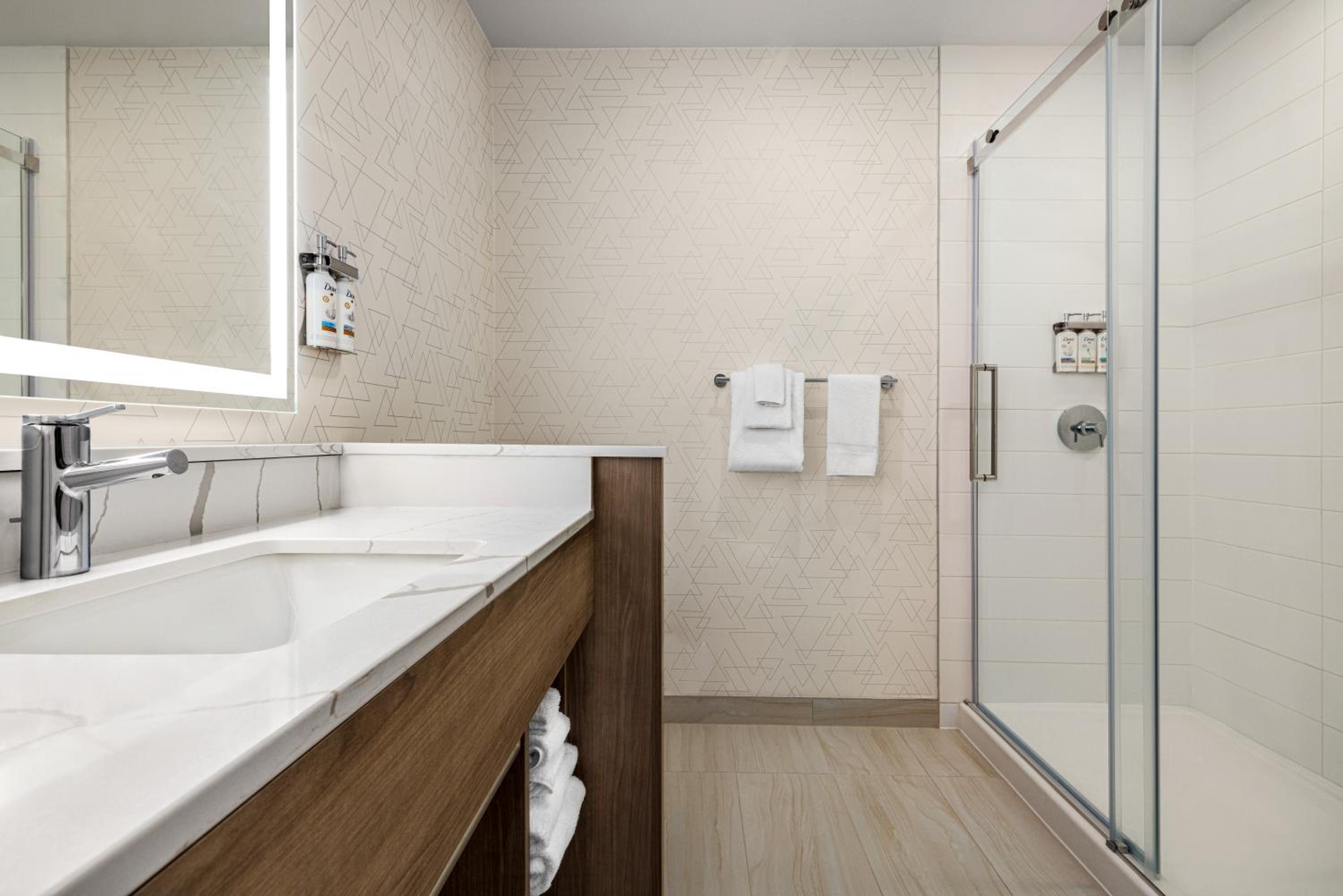 Holiday Inn Express Strathroy An Ihg Hotel