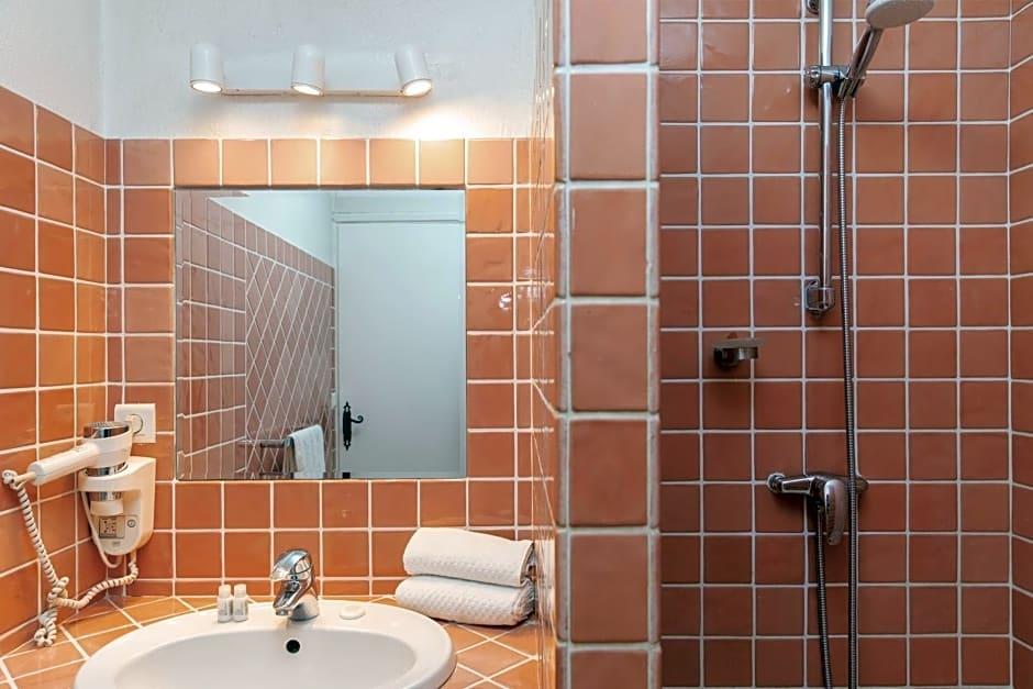 Coq Hotel