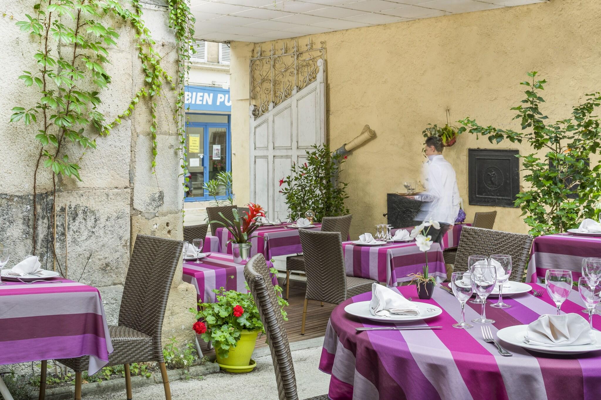 Restaurant 4, Logis Hv Tel Restaurant De L Ecu, Côte-d'Or