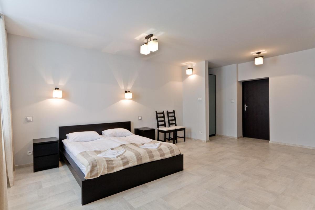 Avion Hotel