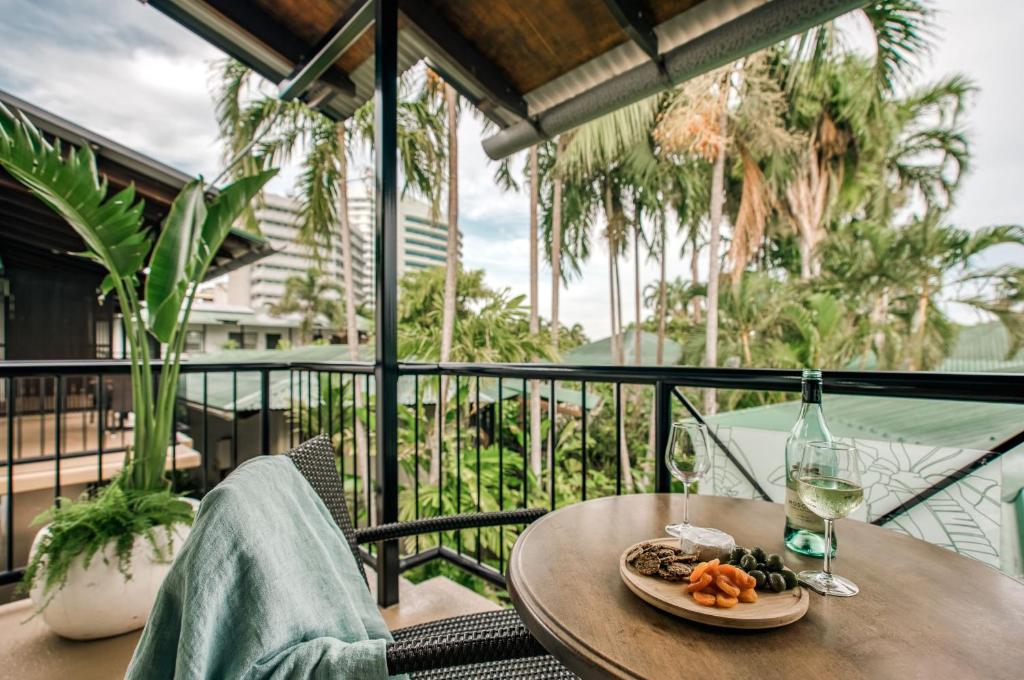 Palms City Resort by null