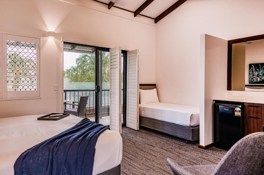 Palms City Resort by null