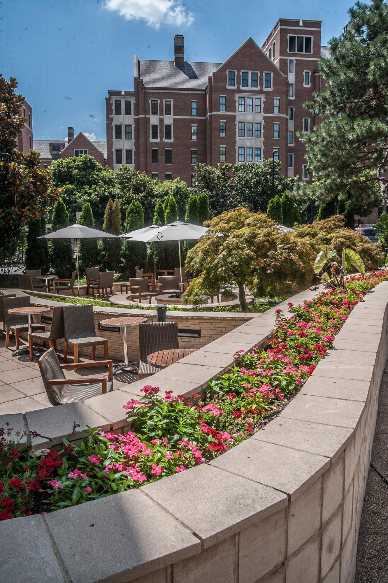 Loews Nashville Hotel at Vanderbilt Plaza by null
