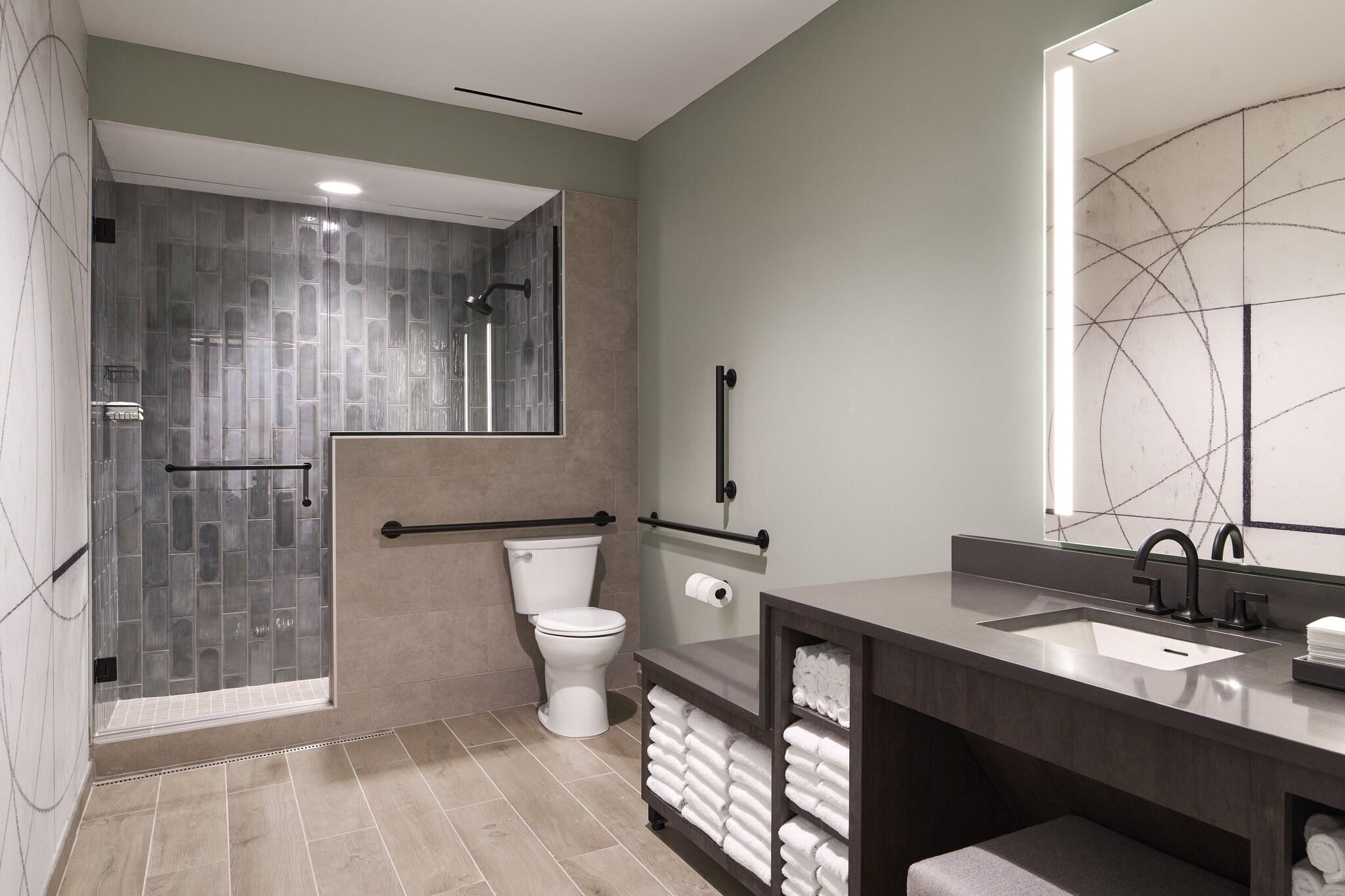 Loews Nashville Hotel at Vanderbilt Plaza by null