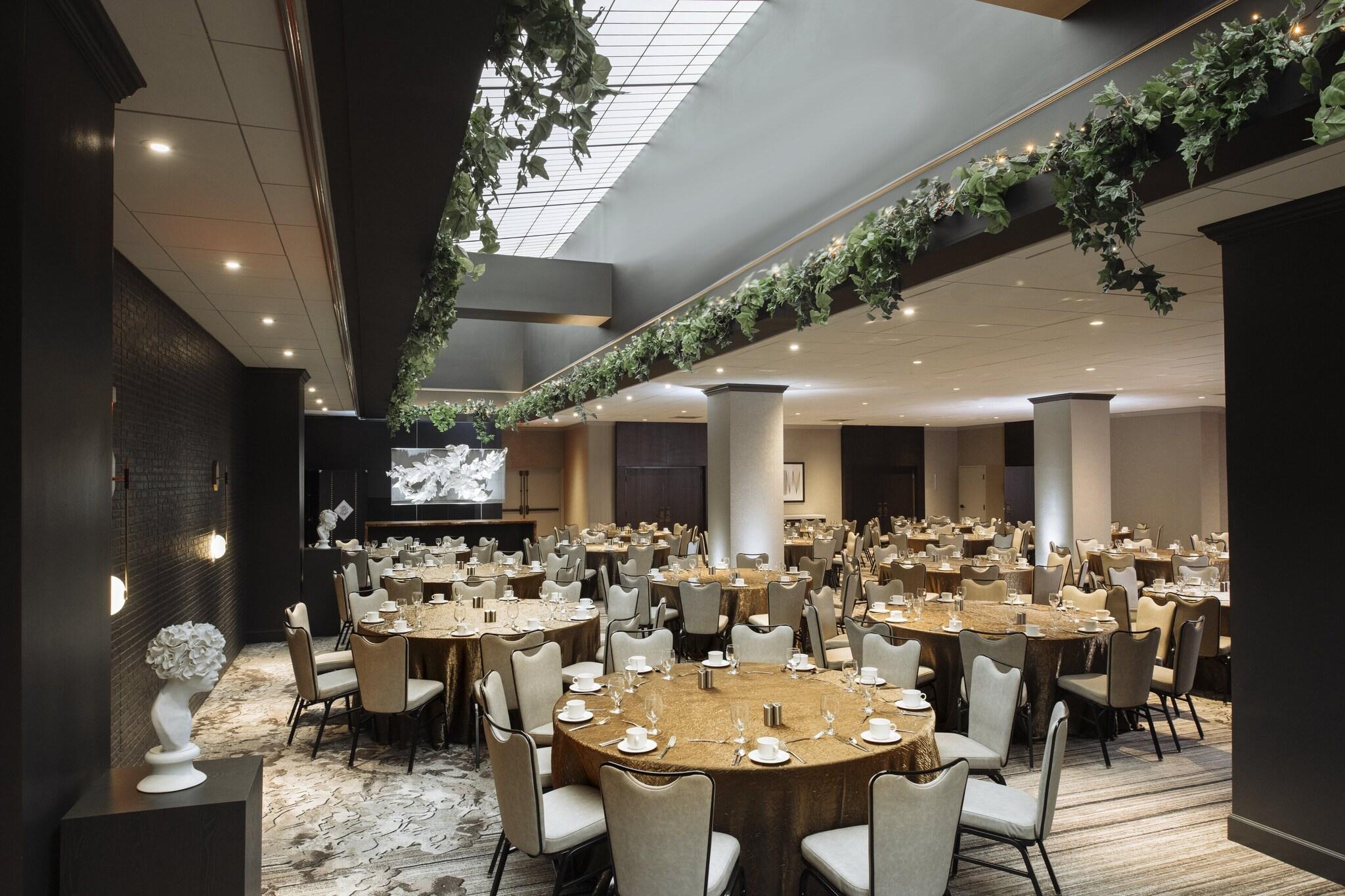 Loews Nashville Hotel at Vanderbilt Plaza by null