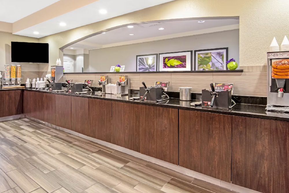 La Quinta Inn & Suites San Antonio At The Rim