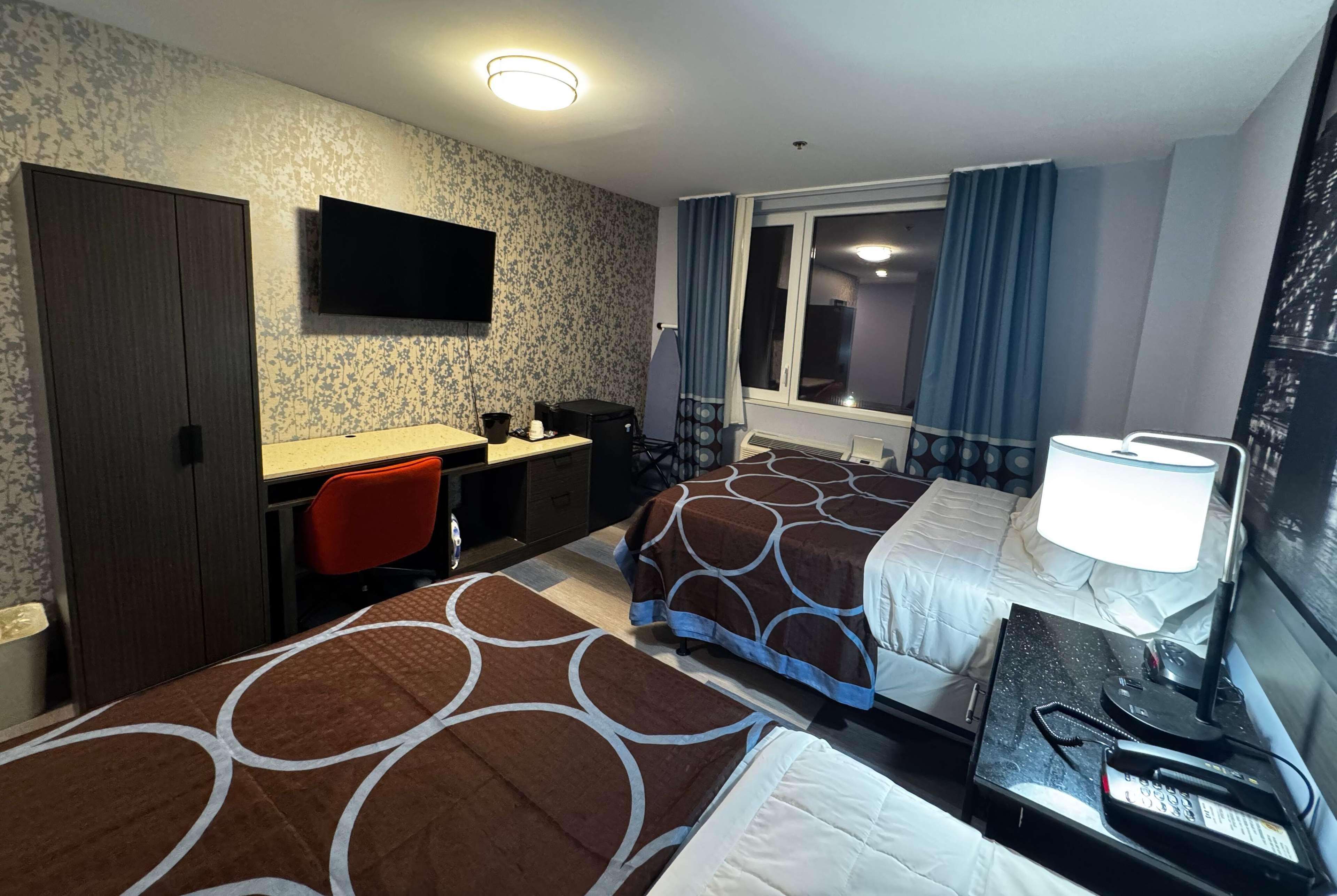 Super 8 By Wyndham Brooklyn Fulton Street