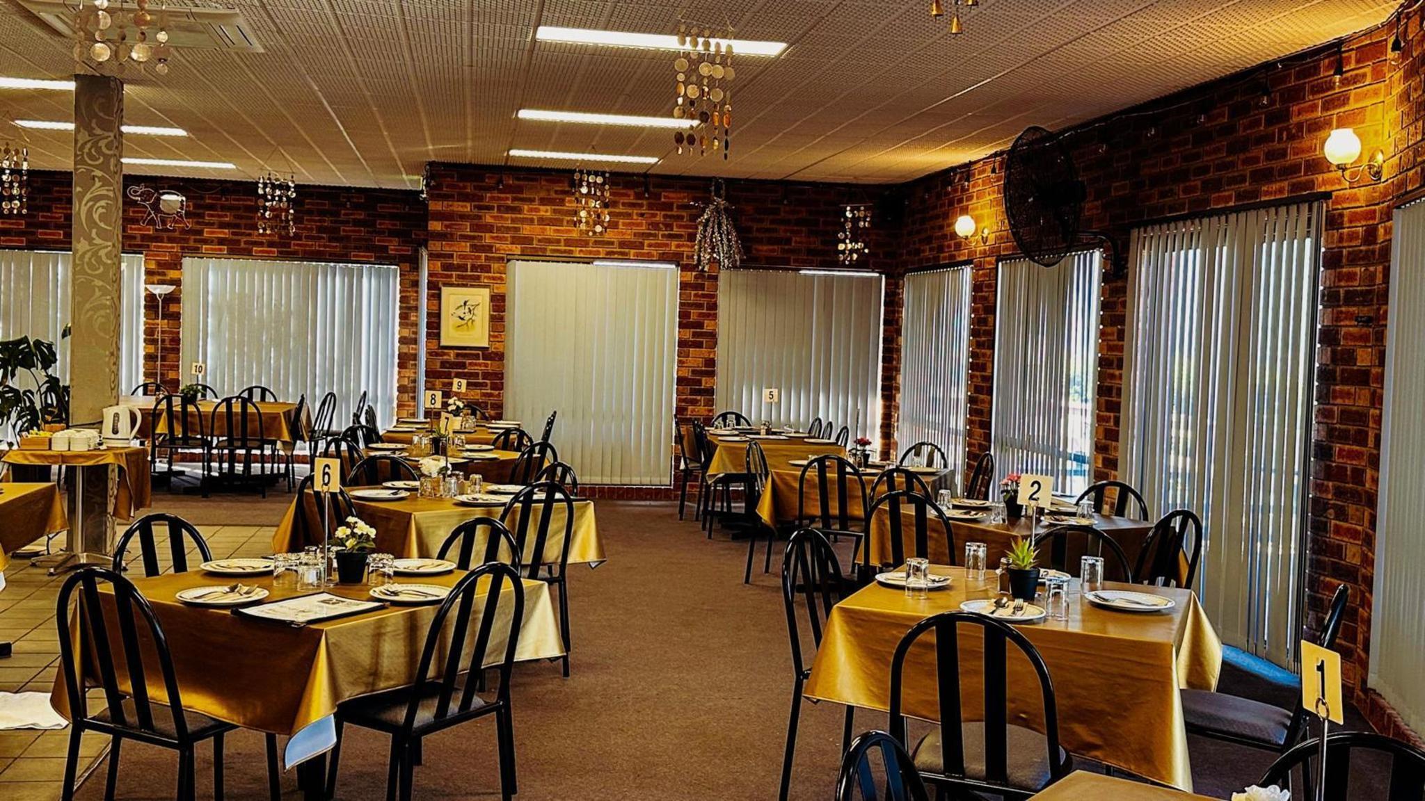 Restaurant 4, Mountain Creek Motel Bar Restaurant, Alpine - East
