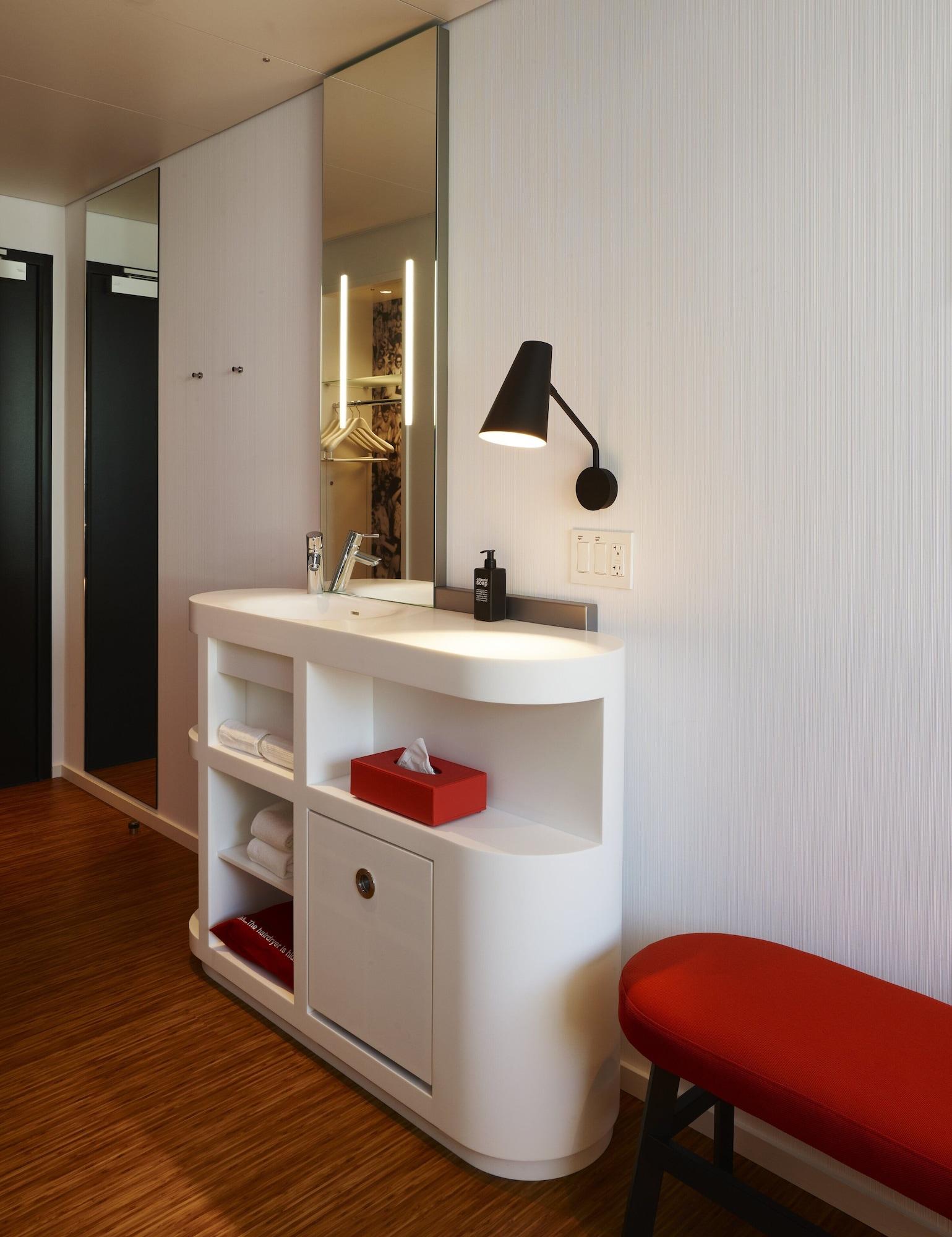 citizenM San Francisco Union Square hotel by null