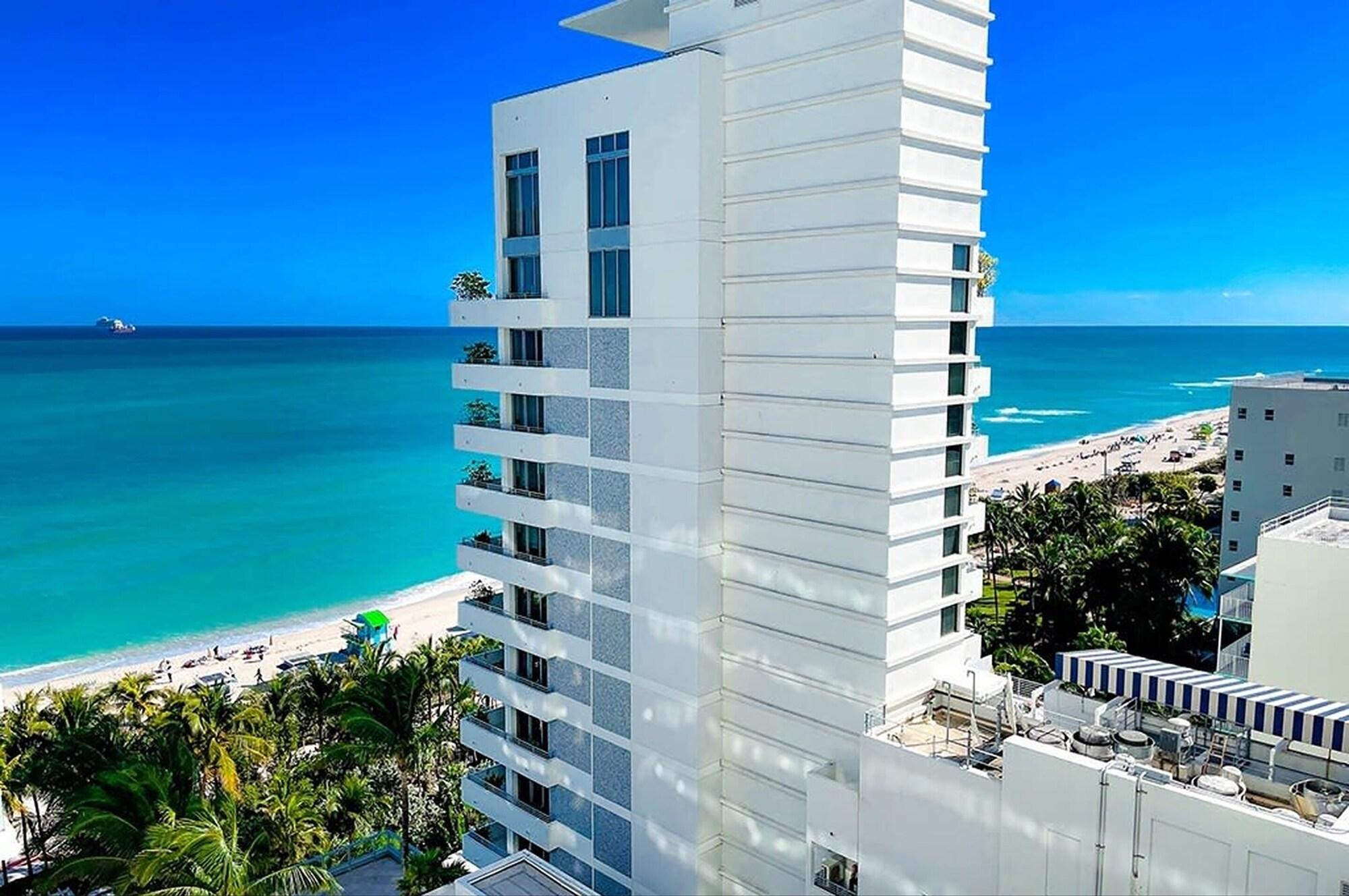 Fontainebleau Miami Beach by null