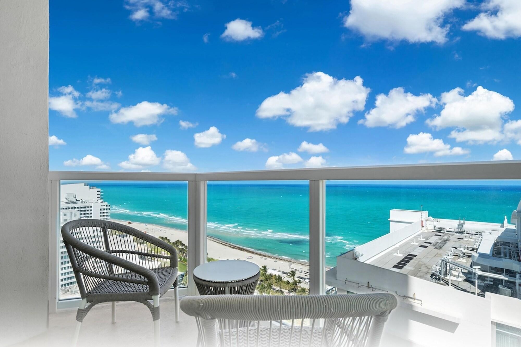 Fontainebleau Miami Beach by null