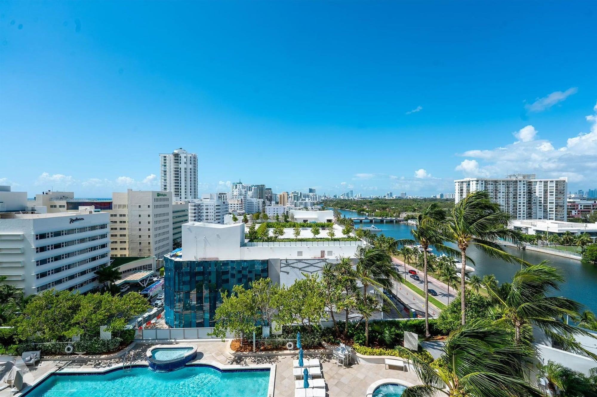 Fontainebleau Miami Beach by null