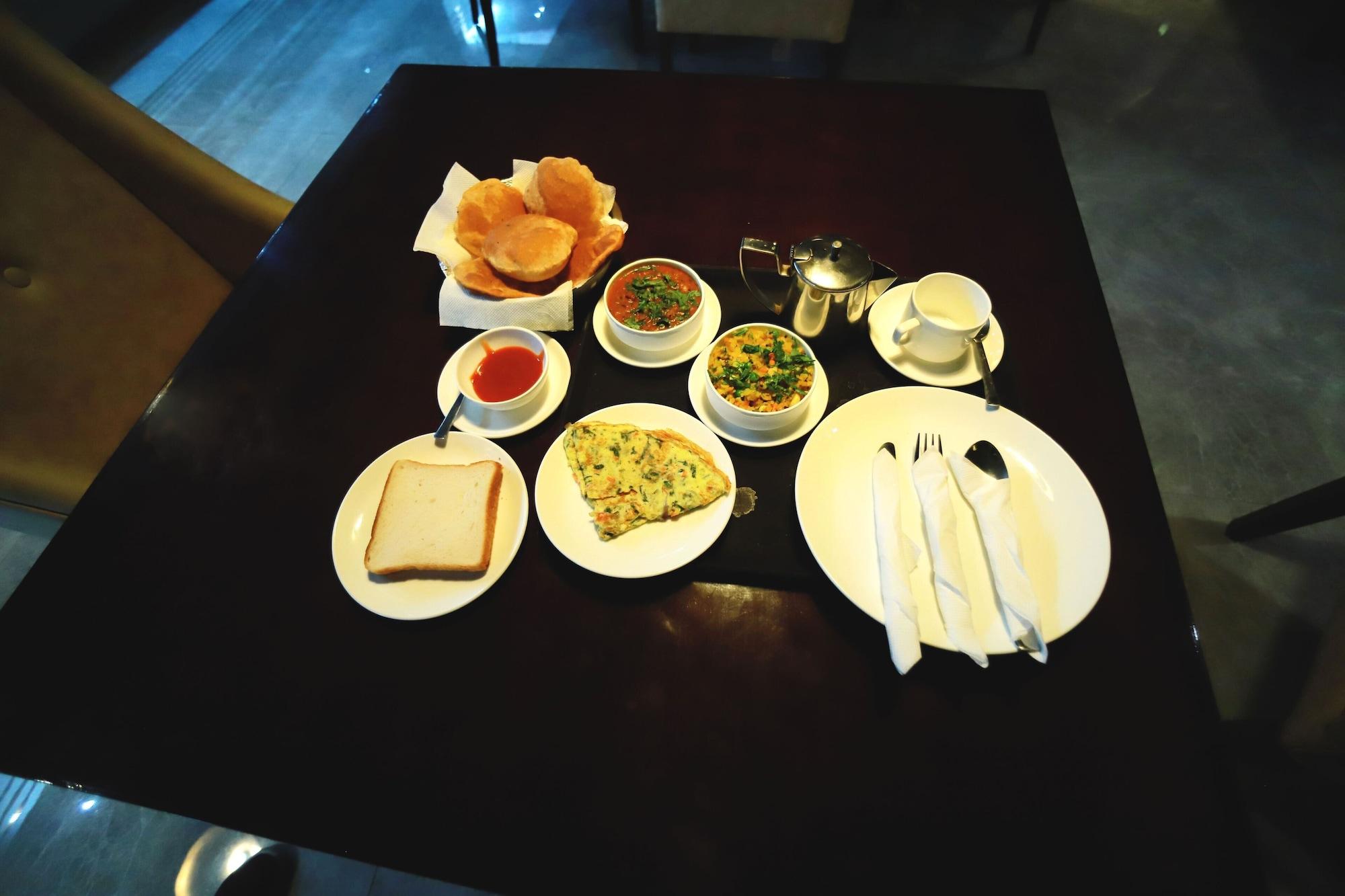 Hotel Paras Delhi Airport