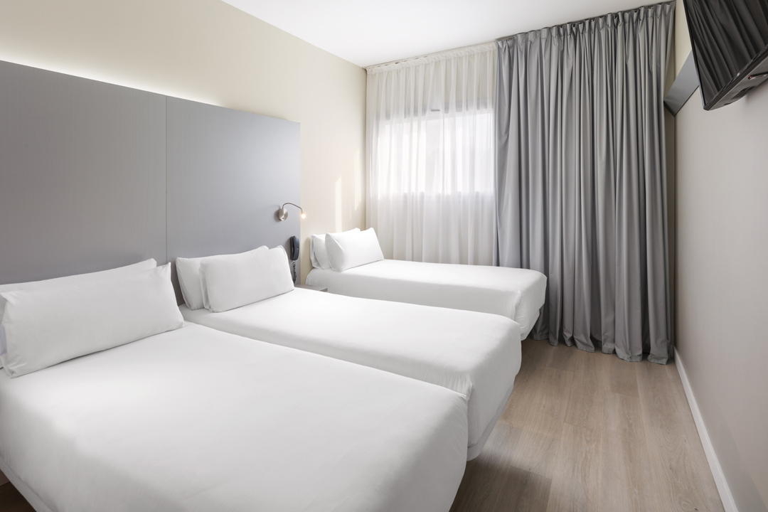 Triple room