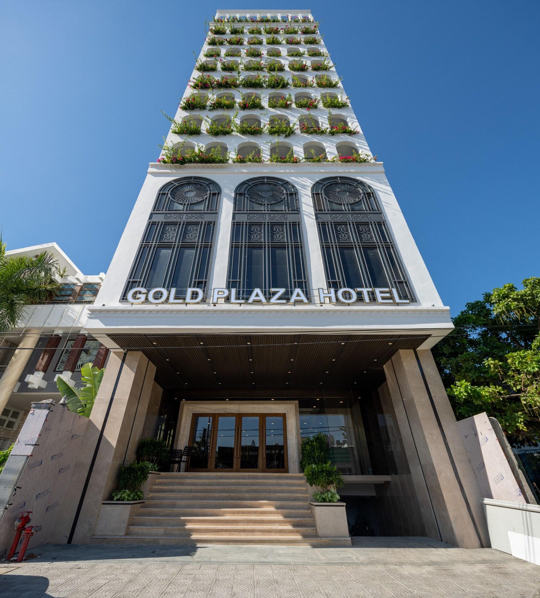 Gold Plaza Hotel