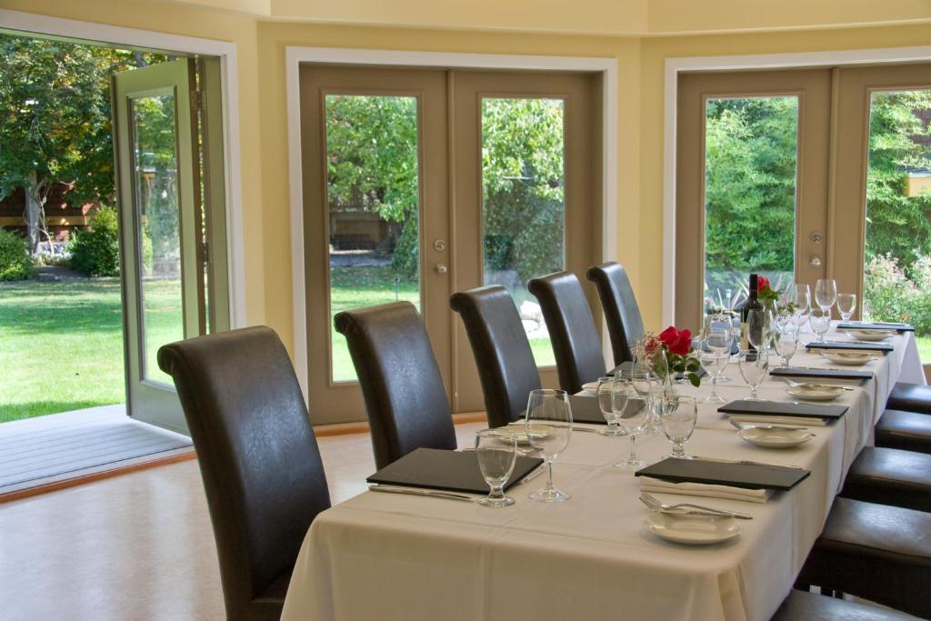 Galiano Oceanfront Inn and Spa by null