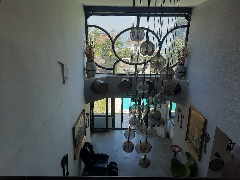 Atroa Otel