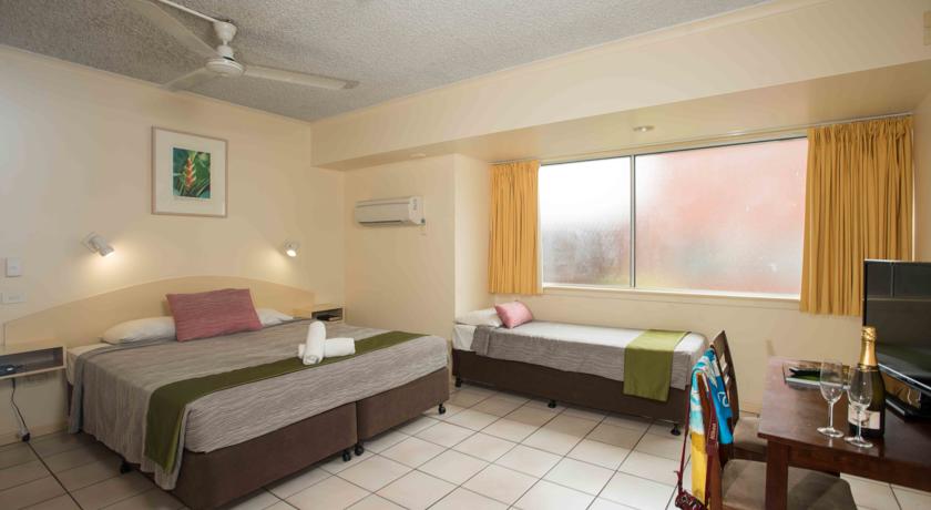 Hides Hotel Cairns by null