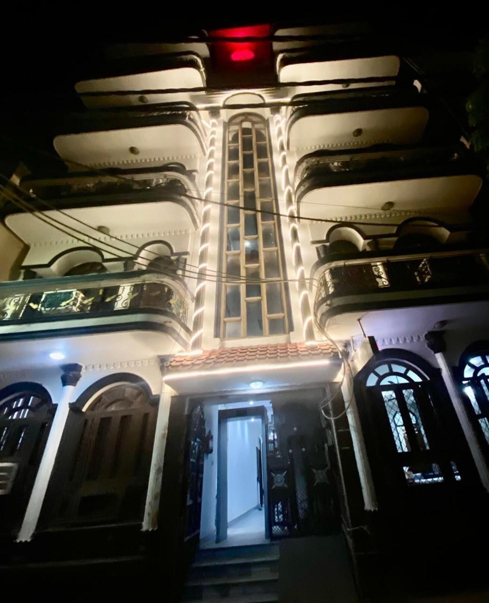 Hotel Om Plaza
