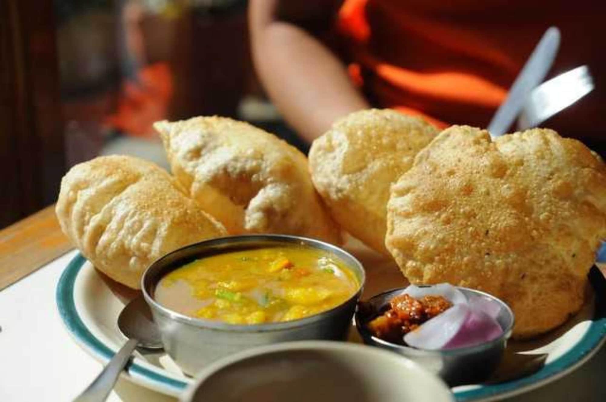 Goroomgo Kanha Inn Lucknow
