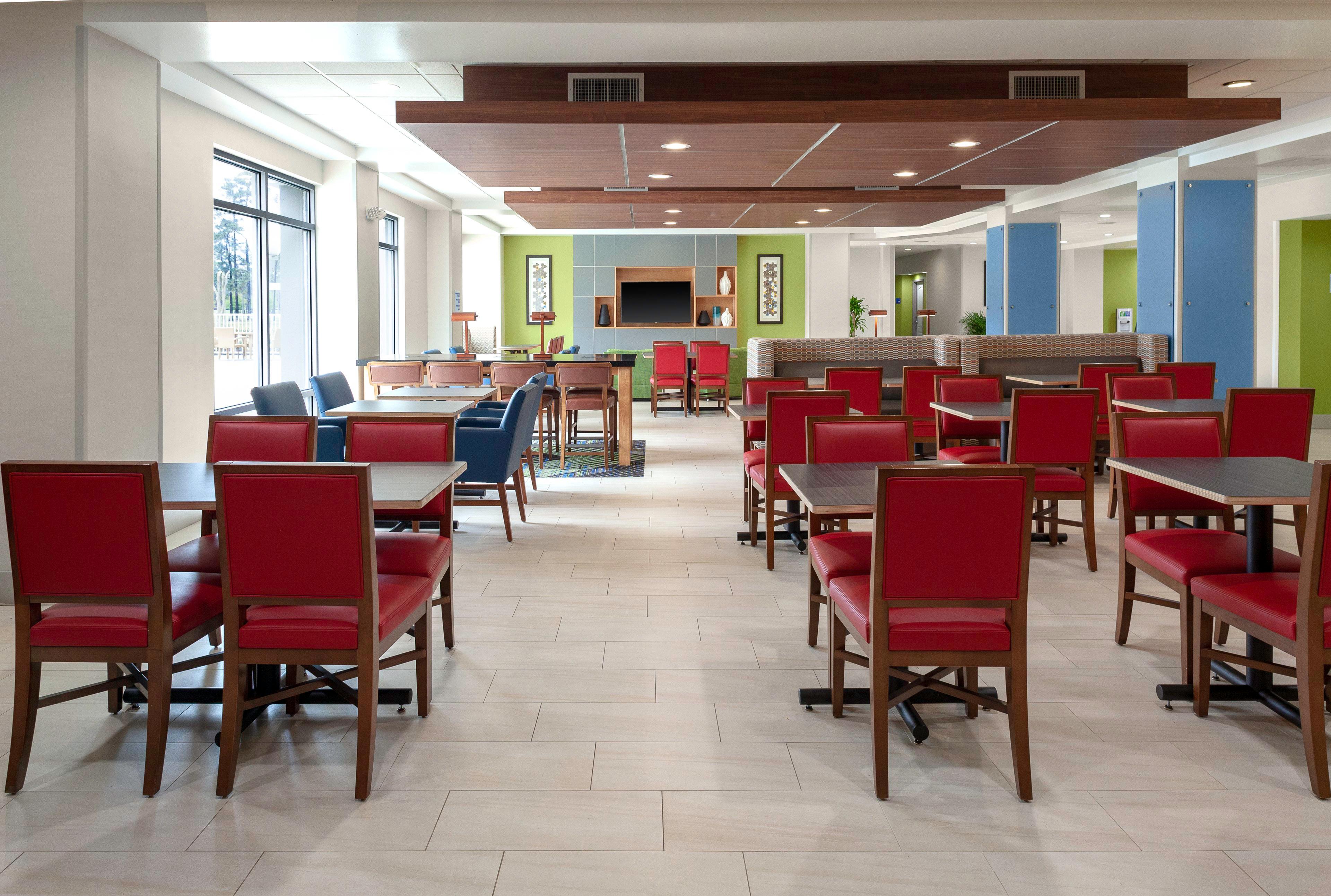 Holiday Inn Express Myrtle Beach-Broadway@The Bch