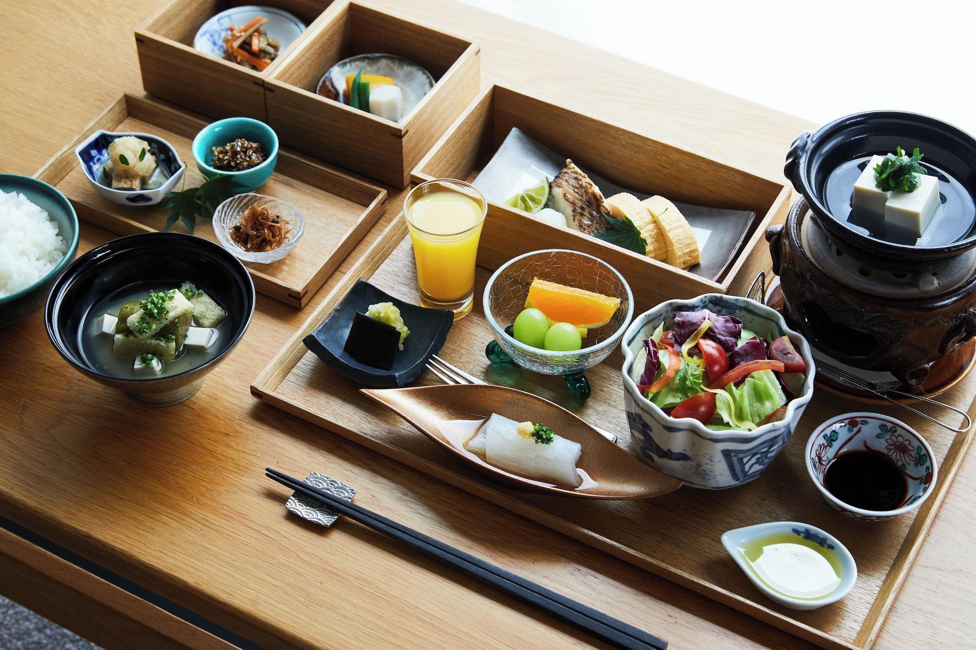 SETOUCH RETREAT by Onko Chishin by null