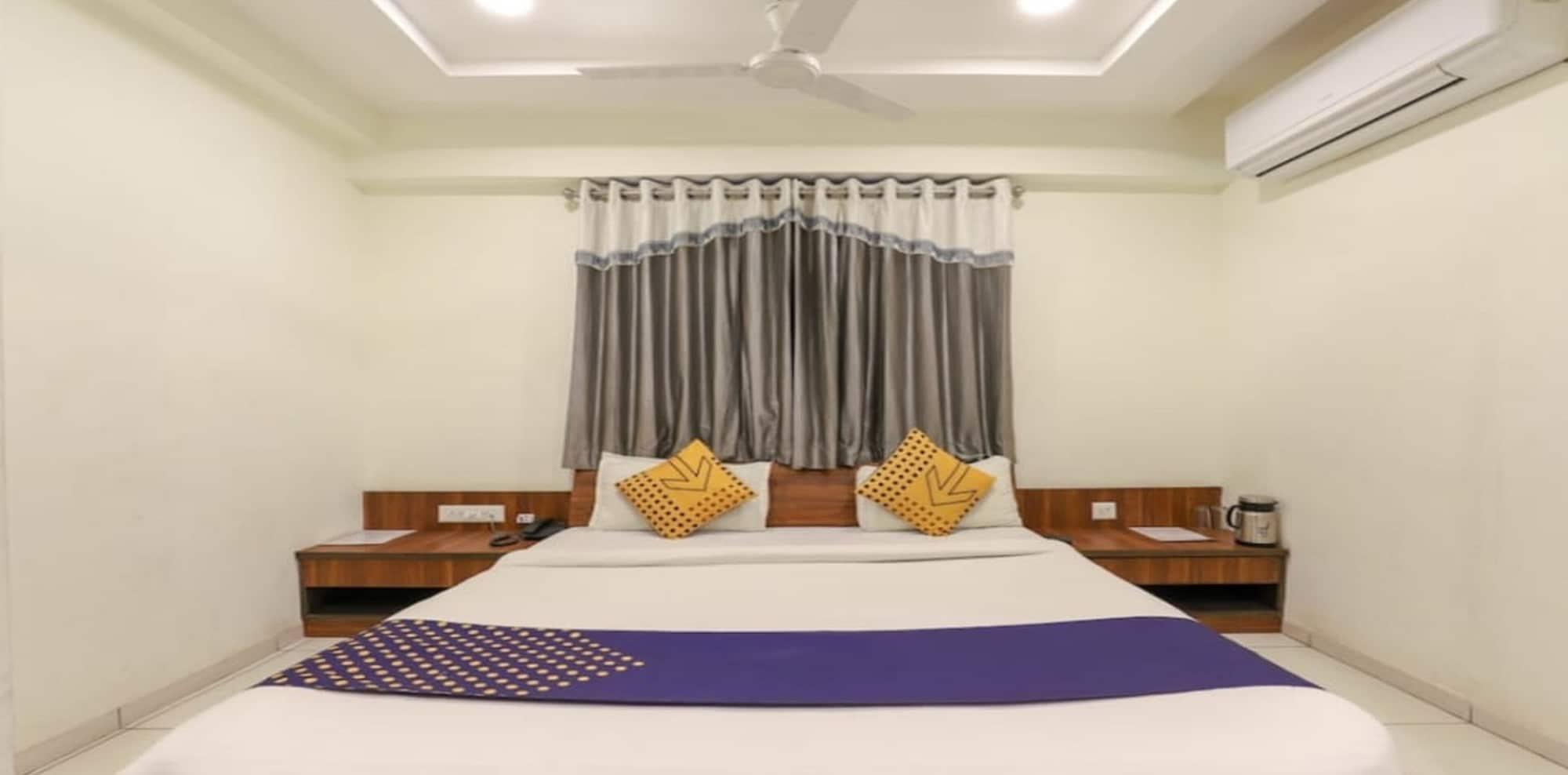 Everest Hotel
