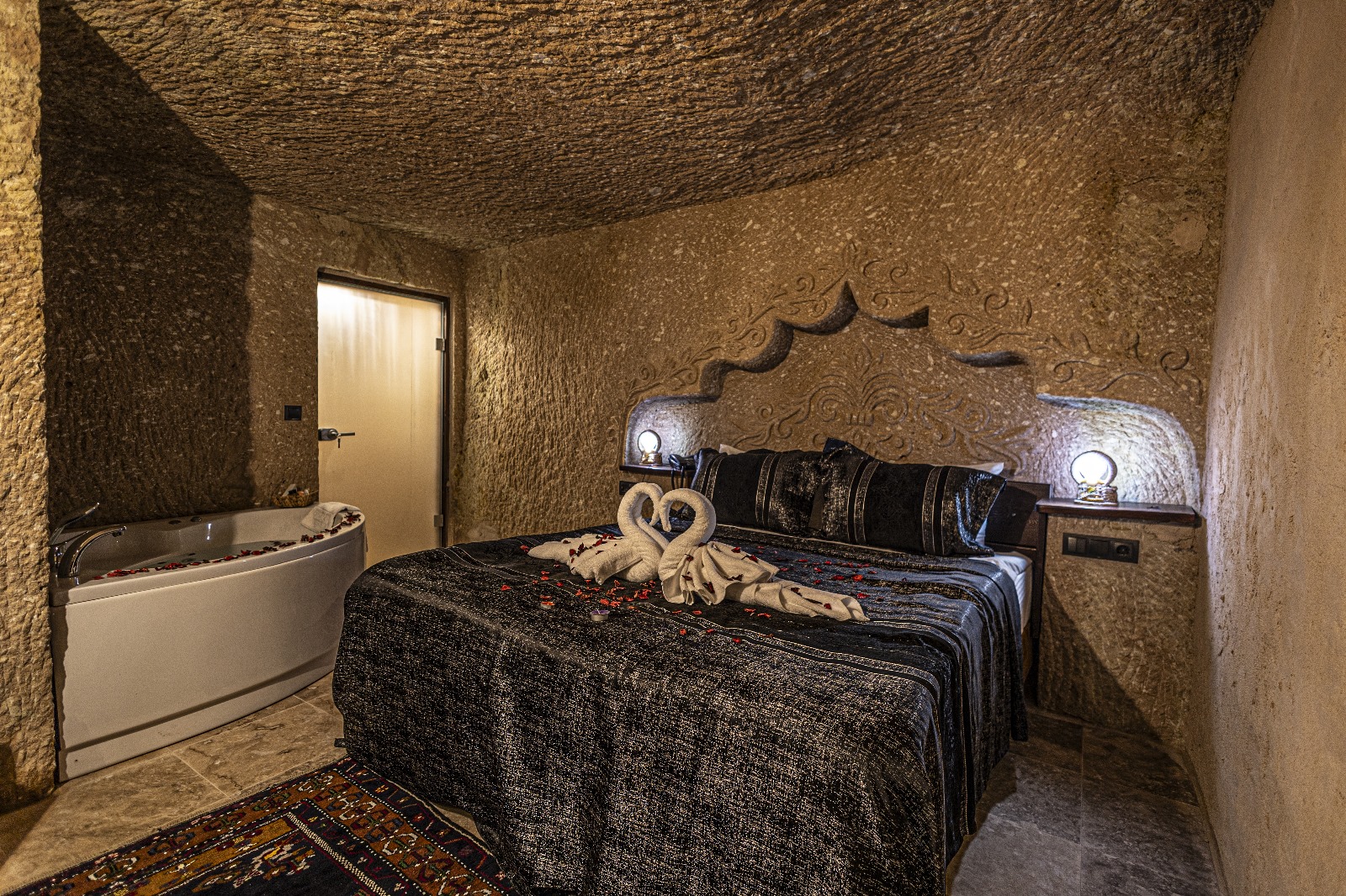 Zümrütü Anka Cave Otel