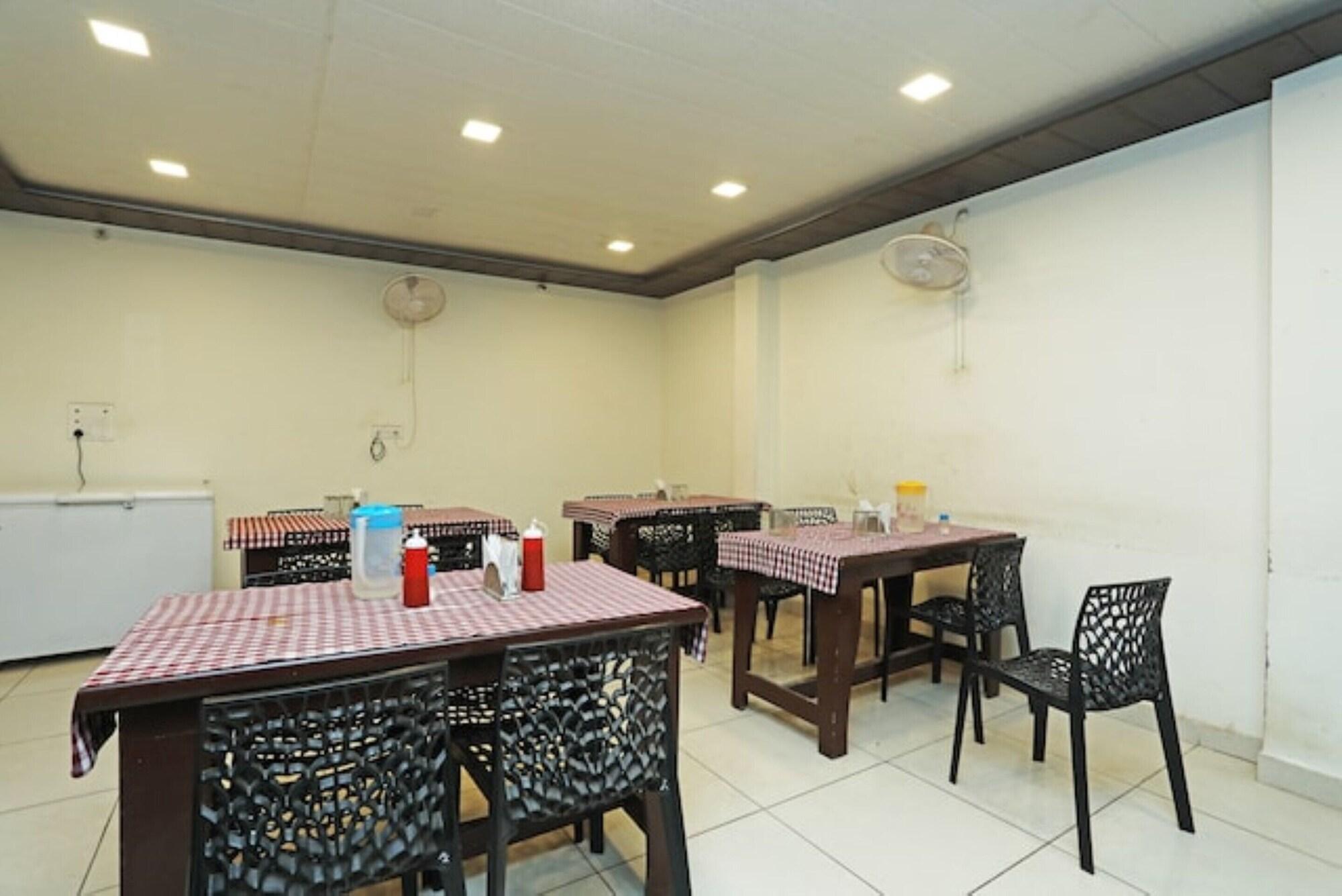 Hotel Ananta Inn