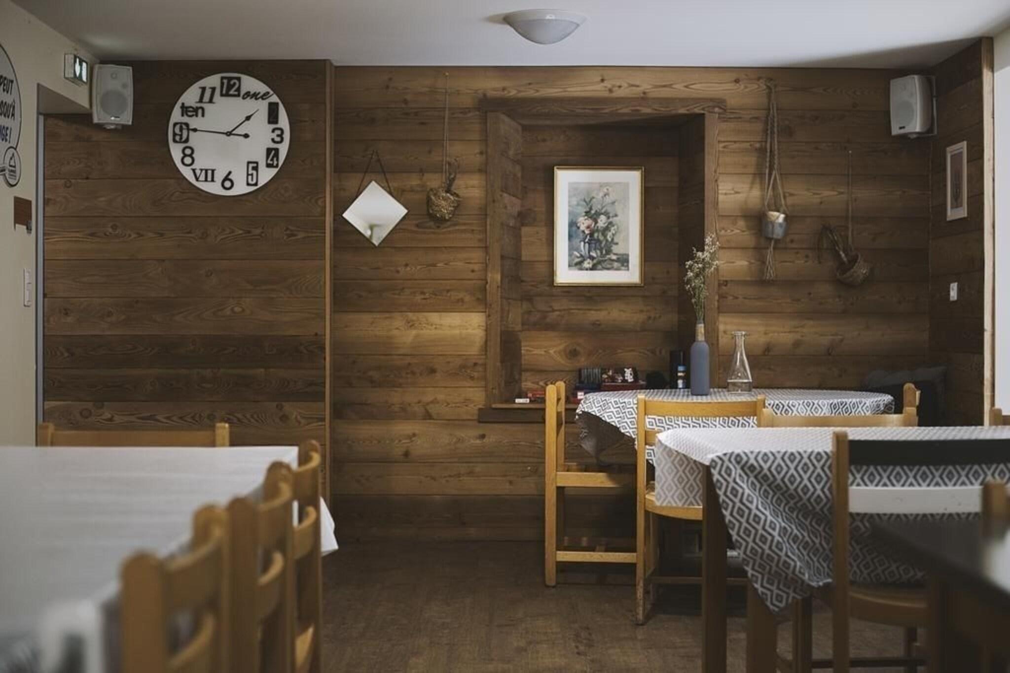 1861 Chv Tel Hostel