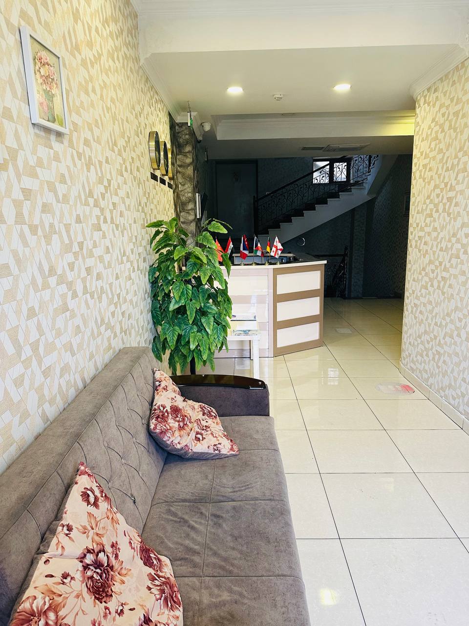 Eleon Hotel