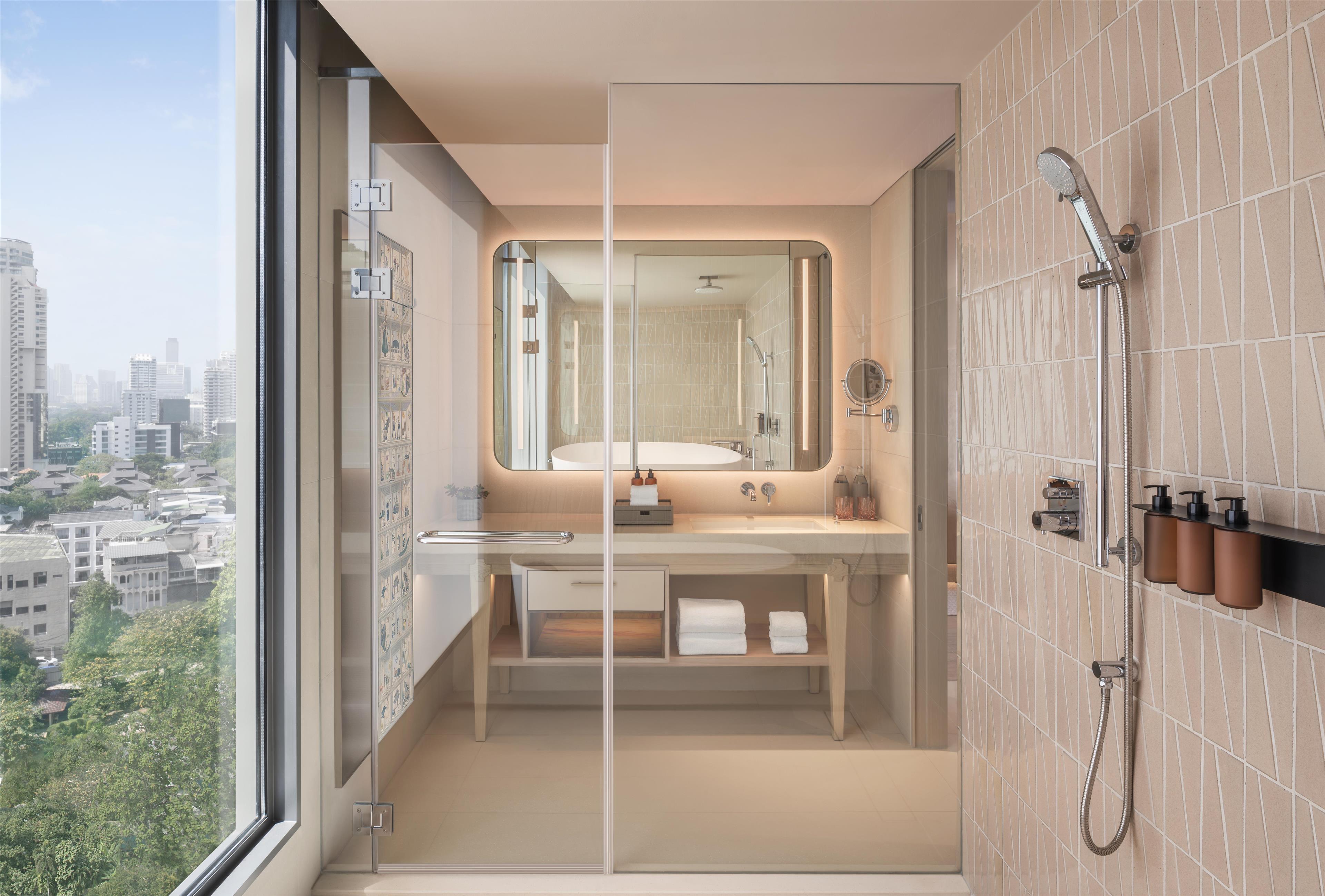 Kromo Bangkok, Curio Collection By Hilton