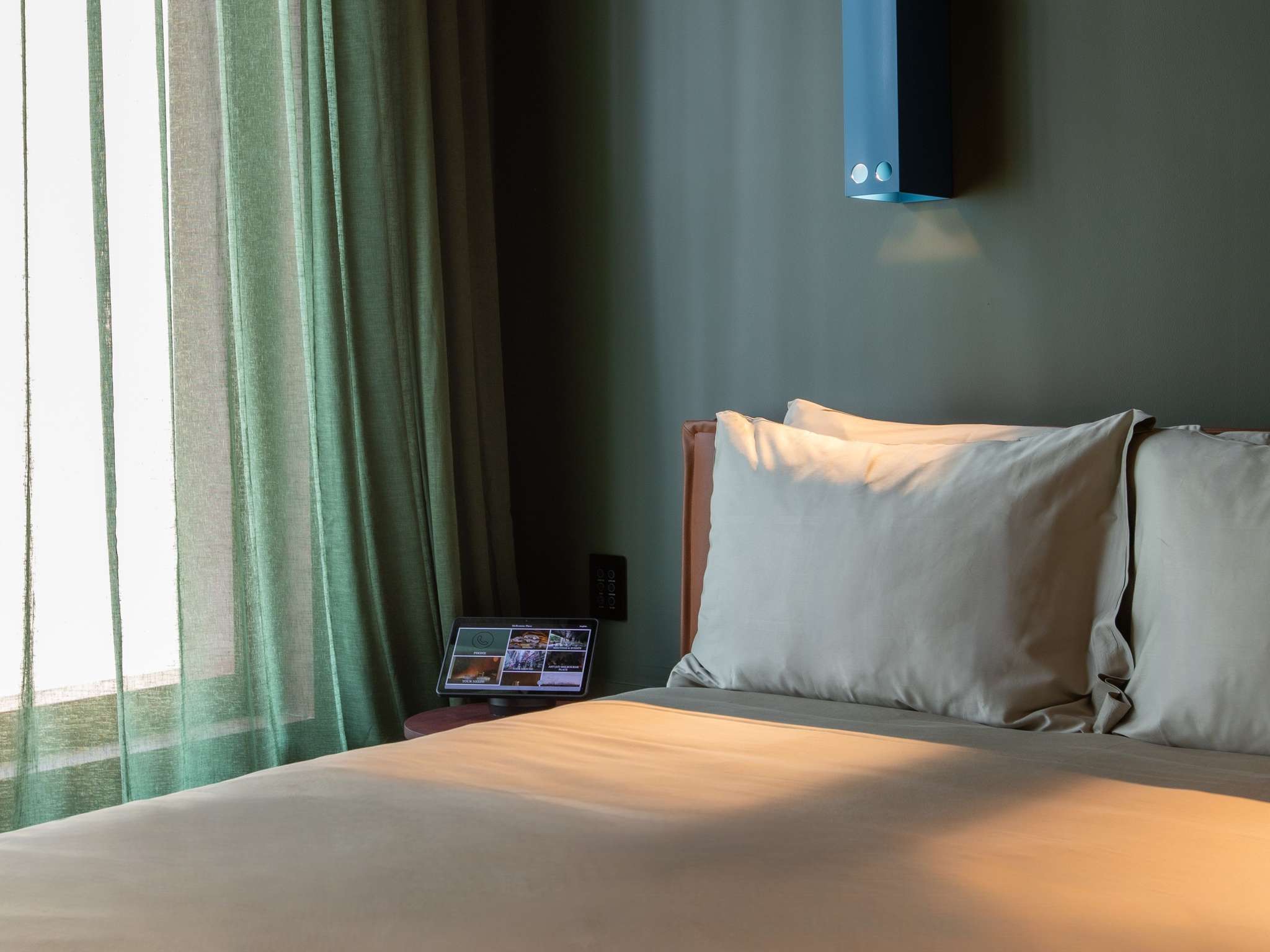 Hyde Melbourne Place by null