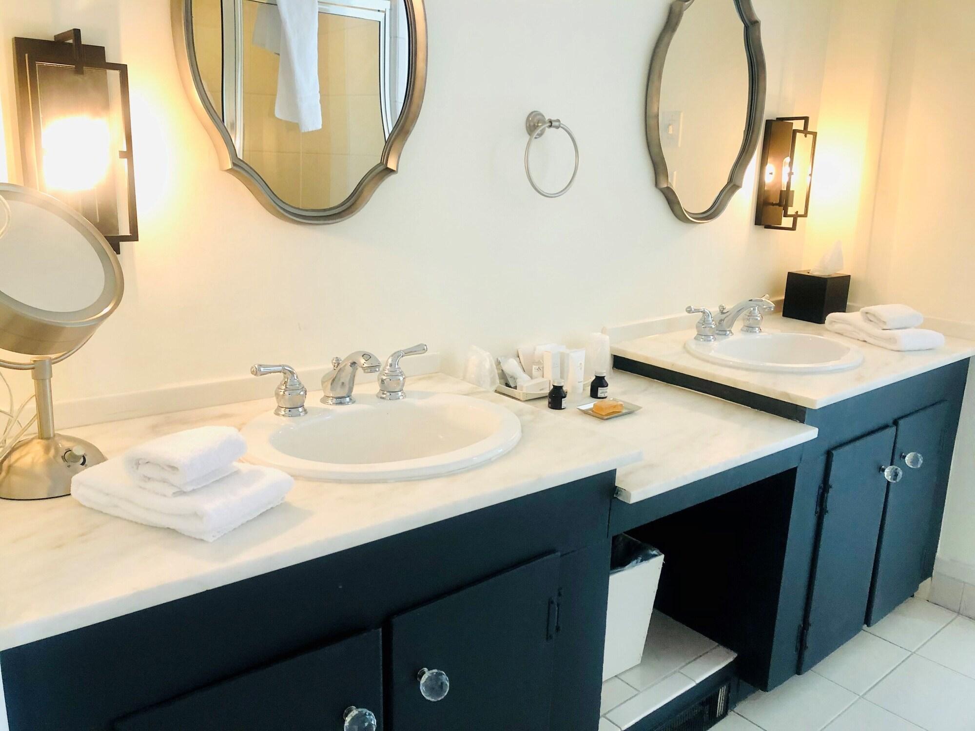 Farm Road Estate by null