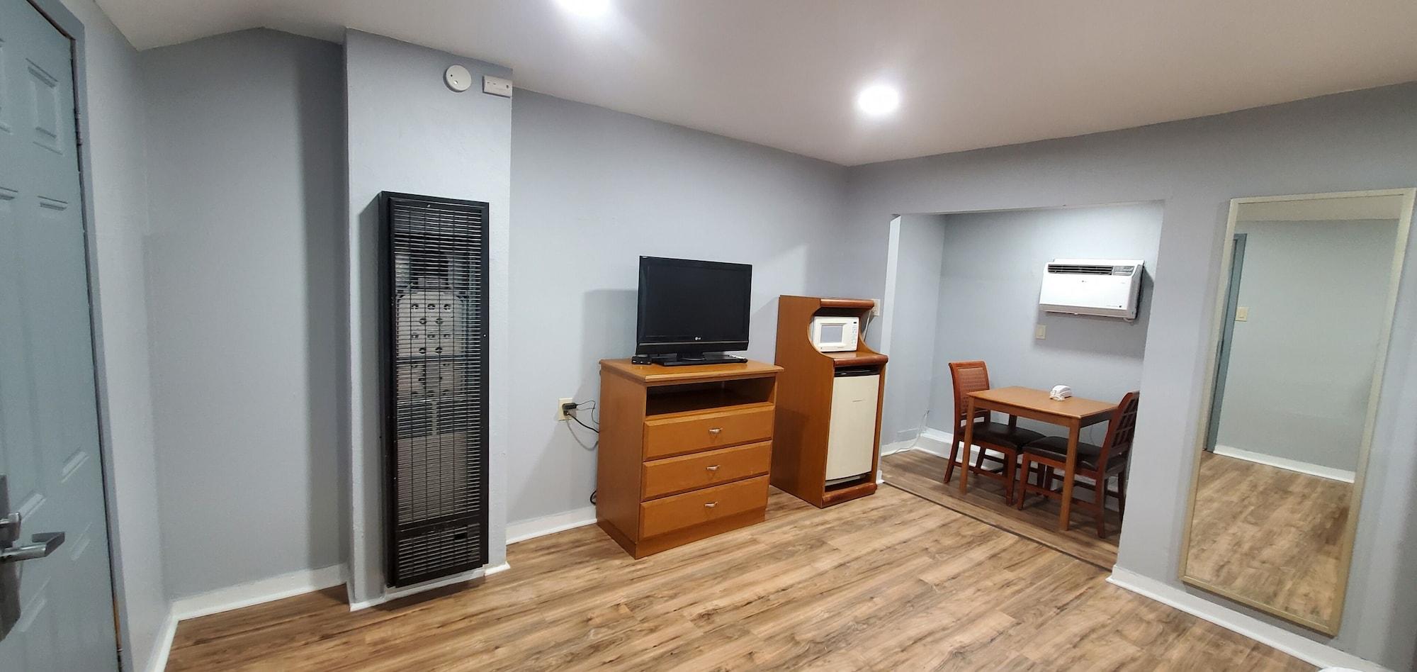 Travelers Inn