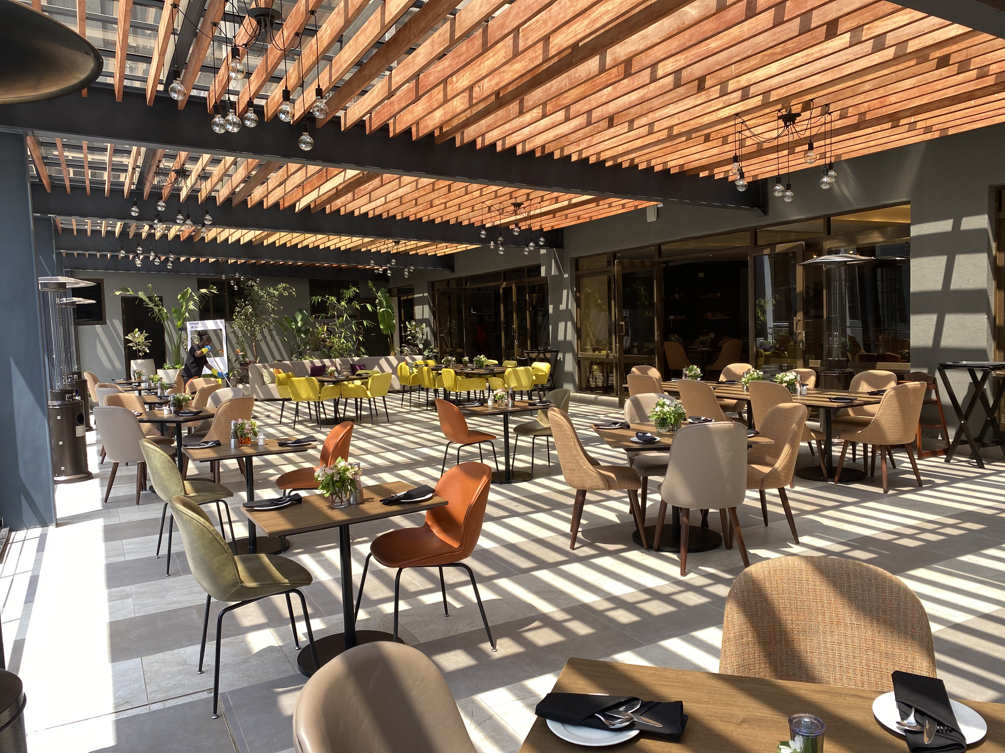 Trademark Suites At Enaki Town
