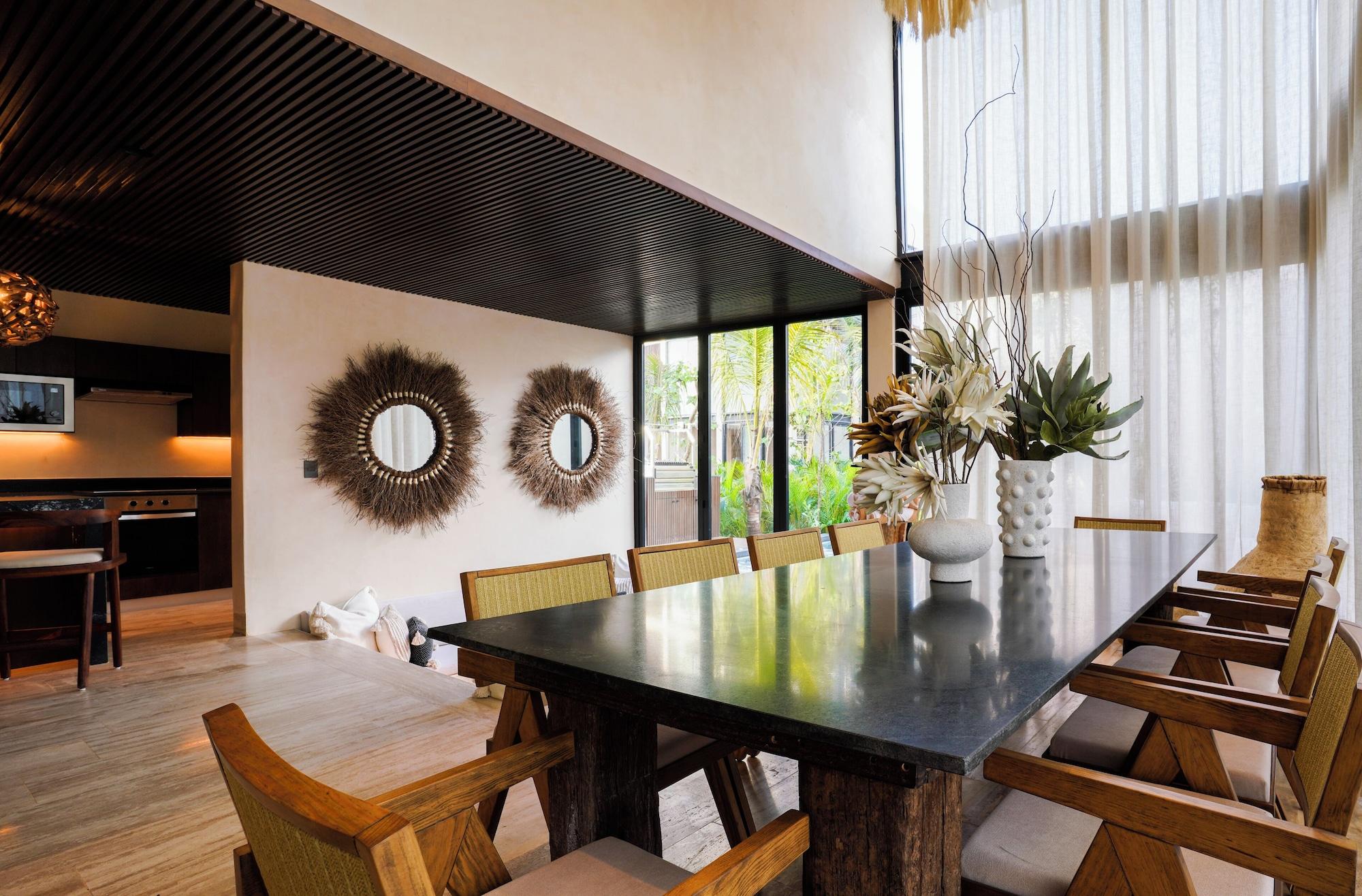 Trobbu Tulum by null