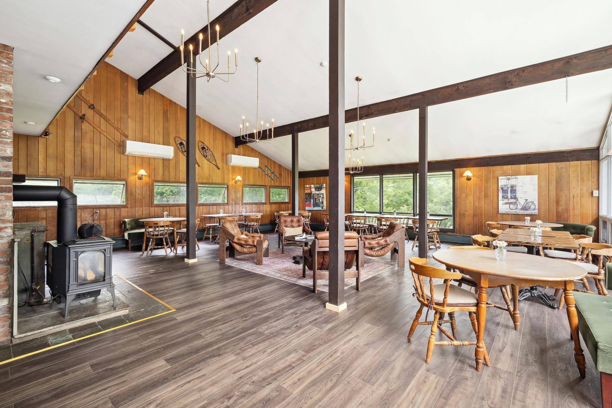 Mountaineer Inn